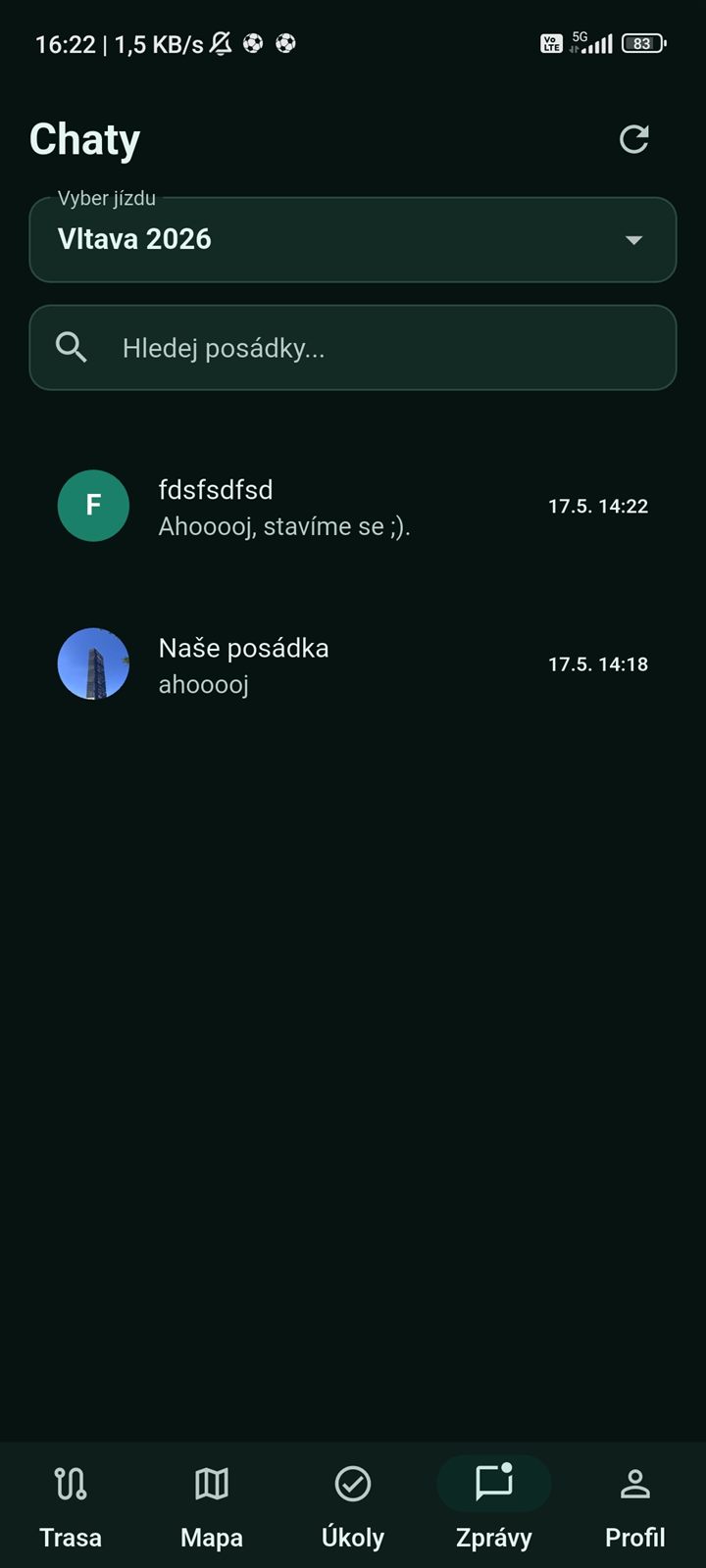 Seznam chatů v tmavém režimu